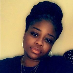 Meet your Posher, Tabitha